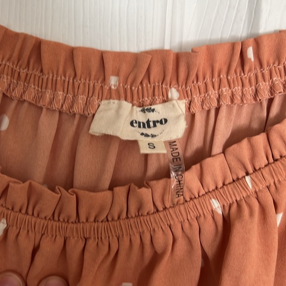 Entro Exposed Shoulder Blouse - Picture 2 of 3